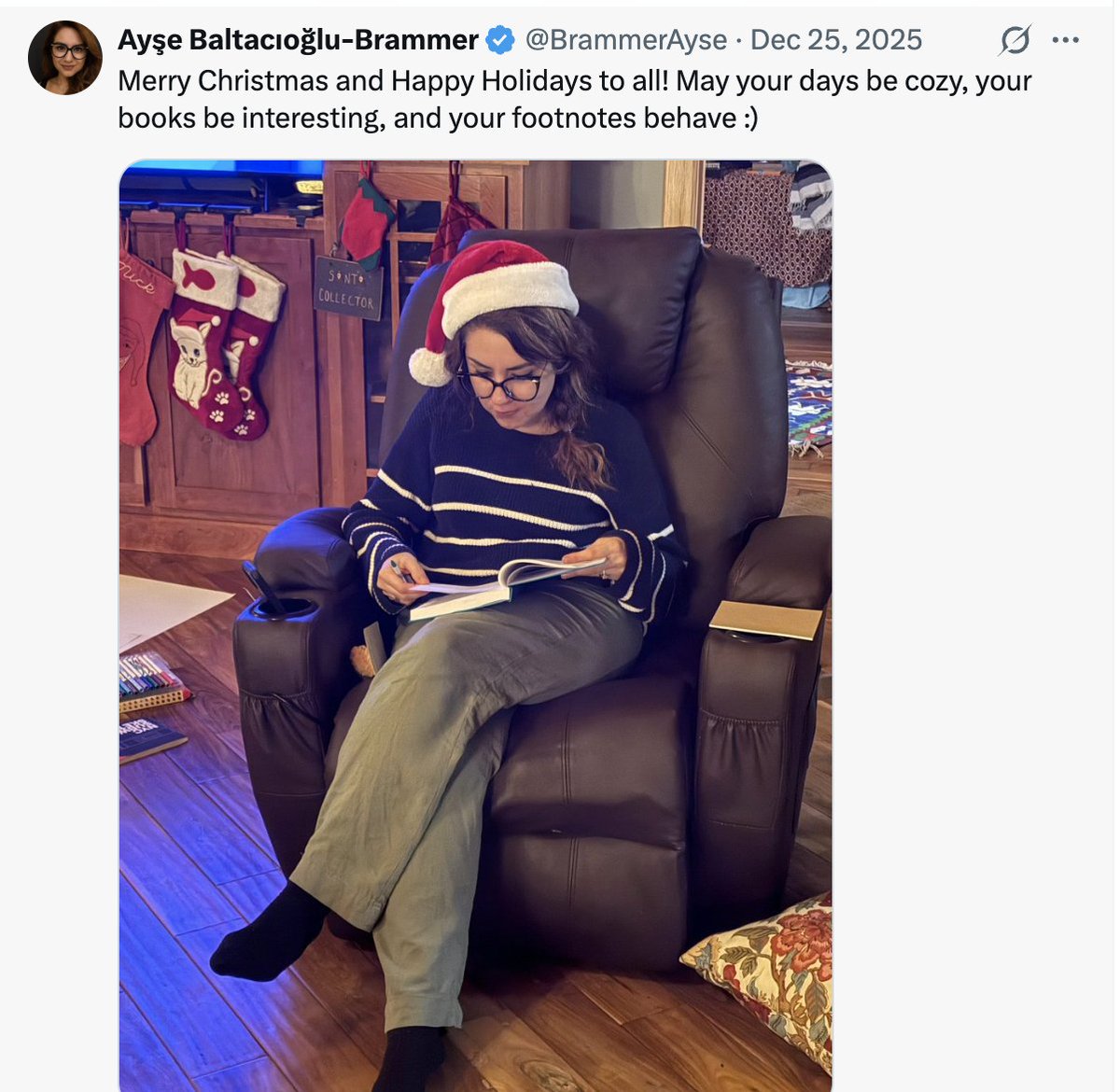 Radikal solun yeni ağlama sebebi.

✅Boğaziçi Üniversitesi Nafi Baba Tasavvuf merkezi diye BÜ'ye ait bir kurumda yönetimin süresi dolmuş. Yeni direktör/müdür atanması lazım. Geçen gün, sayın rektörümüz Naci hoca, süresi dolan yönetimin başına yeni dönem için felsefe bölümünden