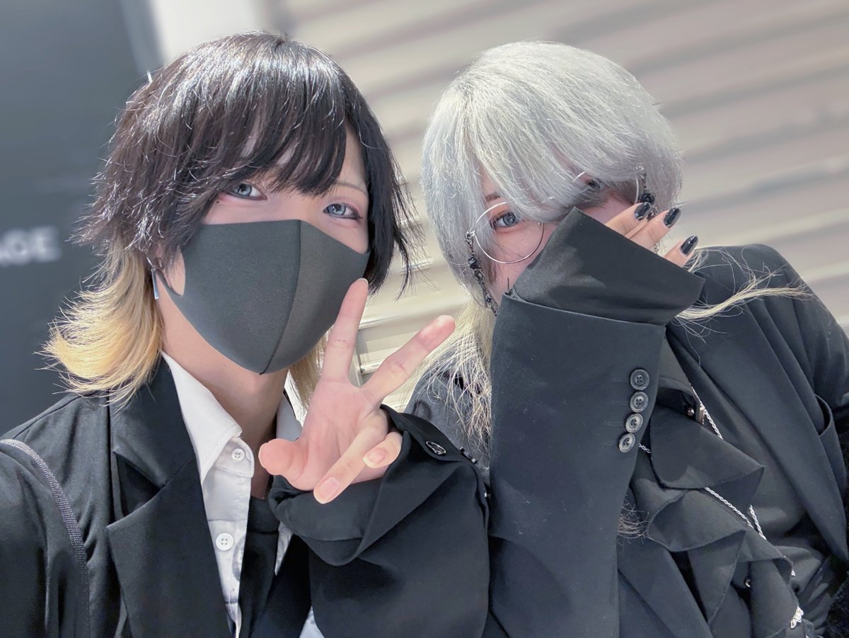 RefRealm tweet media