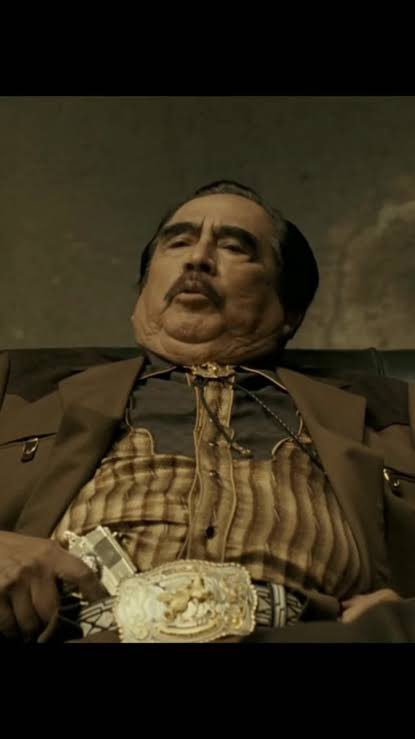 Yo: Pa como ves no voy a ir al jale por la situación en el país.

Mi apa que me enseño a ser responsable: Te me pones un chaleco antibalas y te me largas a trabajar mariquita.