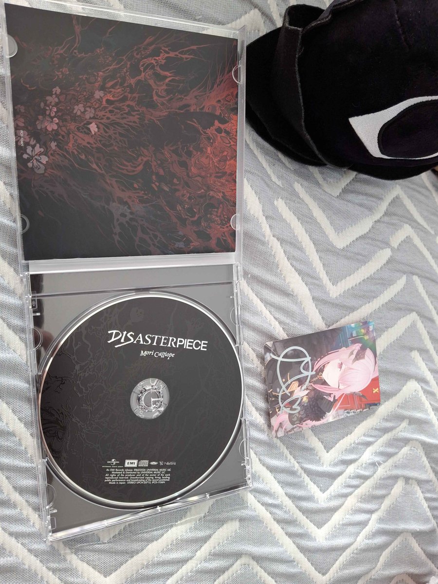 #DISASTERPIECE hehehe finally this arrived, so glad to have Calli's sign ^^