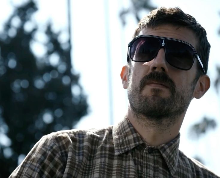 Vile big wig wakiona small wig hupita