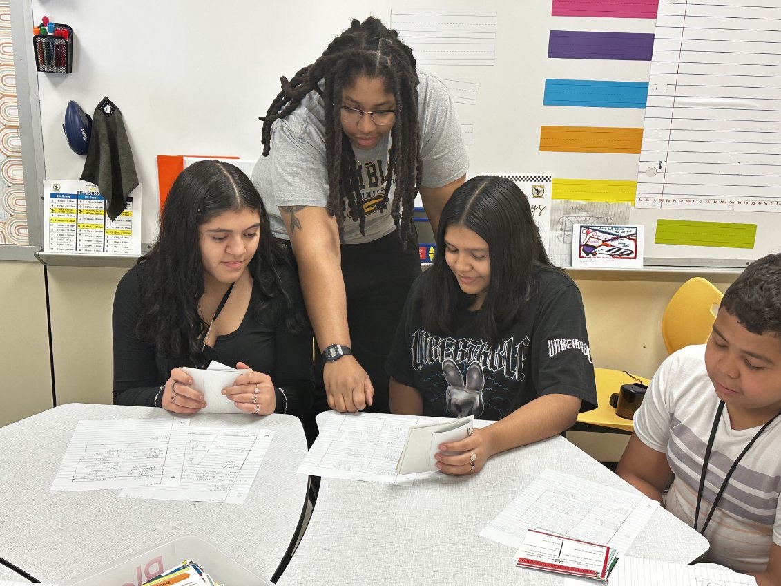 HoffmanMS_AISD's tweet photo. Our dedicated students are putting in the work at Saturday School, practicing TELPAS strategies to level up their listening and speaking skills. We’re fueling excellence and truly igniting the hive in Hornet Nation! @AldineISD  #HornetNationPride https://t.co/ZMcUSUsAc4