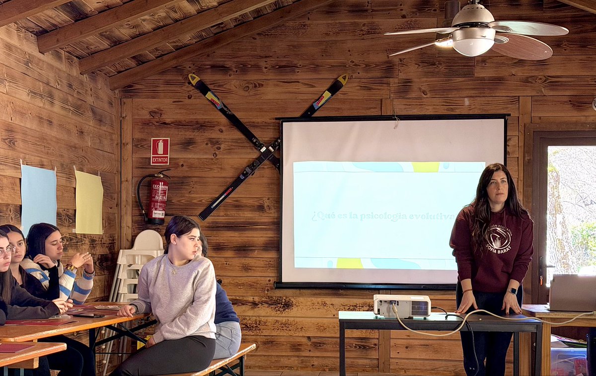 Sagrado Corazón Granada tweet media