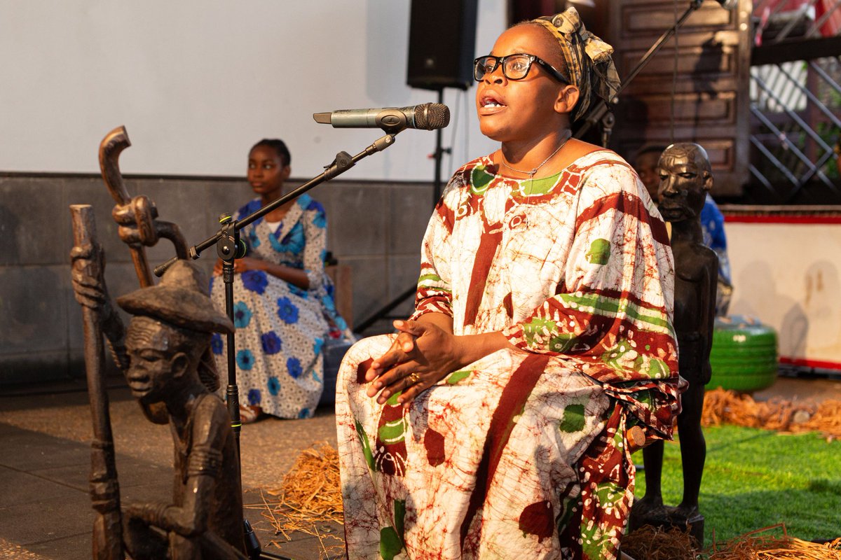 Centro Cultural de España en Bata tweet media