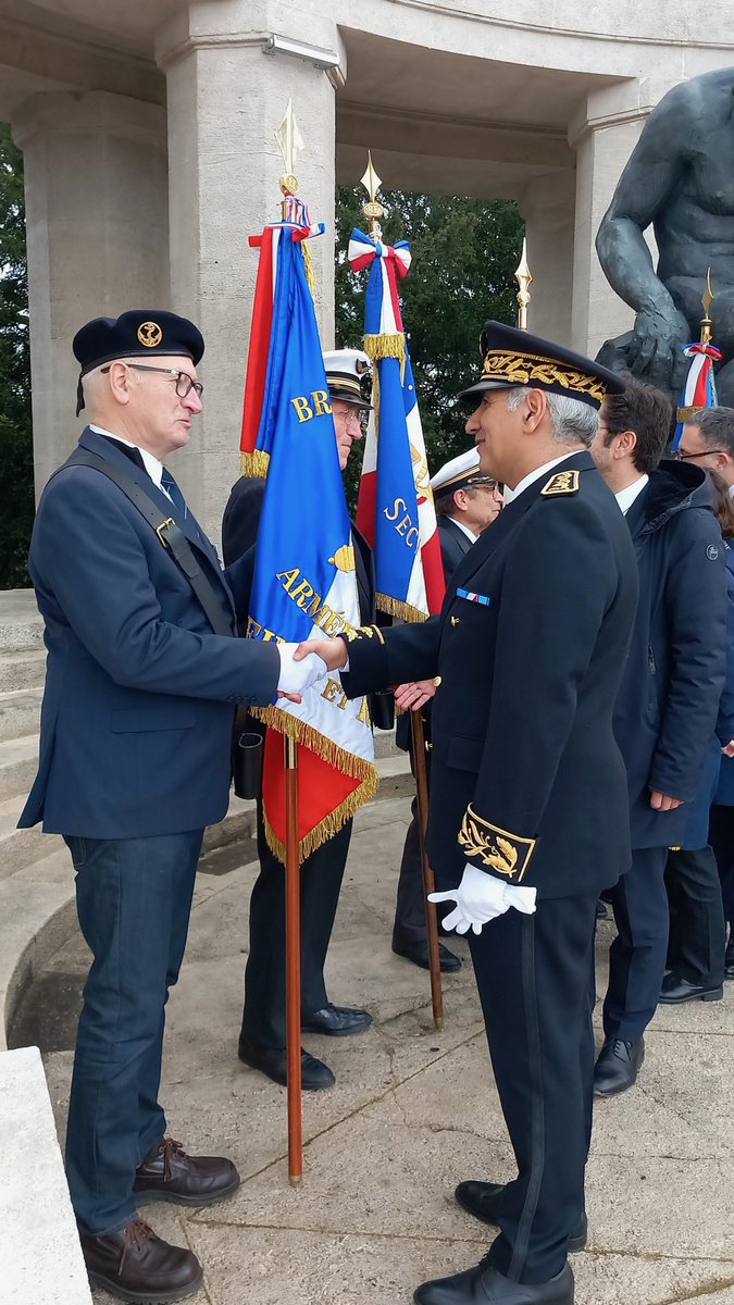 Prefet51's tweet photo. #PriseDeFonction

Ce lundi 23 février, Fayçal Douhane a officiellement pris ses fonctions de sous-préfet de l'arrondissement de #Reims.

Une matinée marquée par deux étapes clés :

💐 Le recueillement : Dépôt de gerbe au Monument aux Morts de Reims, en présence des élus locaux et de Jean-Marc Roze, président @DptMarne  .

✍️ L'engagement officiel : Signature du procès-verbal d'installation aux côtés du préfet Romain Royet.

Désormais installé, le sous-préfet agira au quotidien pour accompagner les élus, garantir la sécurité et soutenir les projets du territoire rémois.

Bienvenue à lui dans la Marne ! 🤝