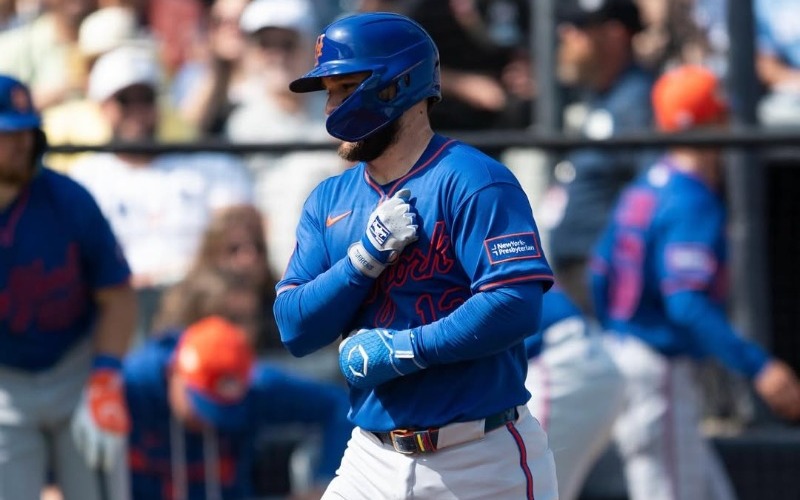 noticierovv's tweet photo. #Deportes | Luis Torrens sacudió su primer jonrón en el Spring Training
Más información aquí: https://t.co/ajSqnN2DCe
#NoticiasVenevision #22Feb https://t.co/4Wuc2ZuodB