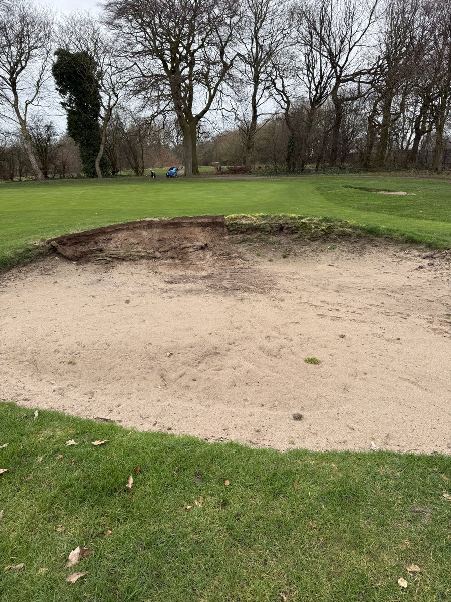 AMGolfGreens's tweet photo. Started bunker maintenance today. https://t.co/zgKgPf5VCL