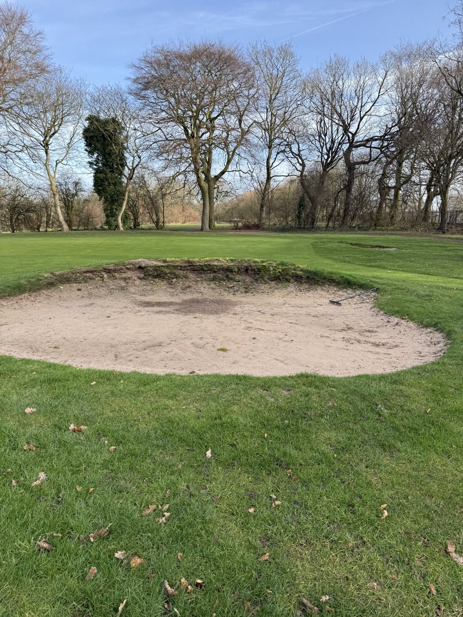 AMGolfGreens's tweet photo. Started bunker maintenance today. https://t.co/zgKgPf5VCL