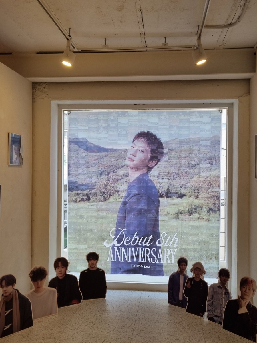 3108_914's tweet photo. 현상아 데뷔 8주년 축하해 ♡
나도 현상이가 늘 행복했으면 좋겠다

#하현상 #Hahyunsang #HYUNSANGCINEMACAFE https://t.co/IhdCSXveIx