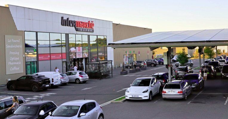 force_ouvriere's tweet photo. Les salariés de la #logistique d’Intermarché obtiennent gain de cause
La forte #mobilisation des salariés, à l’initiative de FO, leur a permis d’obtenir de substantifiques #augmentations de #salaire, justifiées par l’intégration de 266 magasins Auchan.
>>https://t.co/HJp2zeGgWH https://t.co/UeqHK4Tj1D