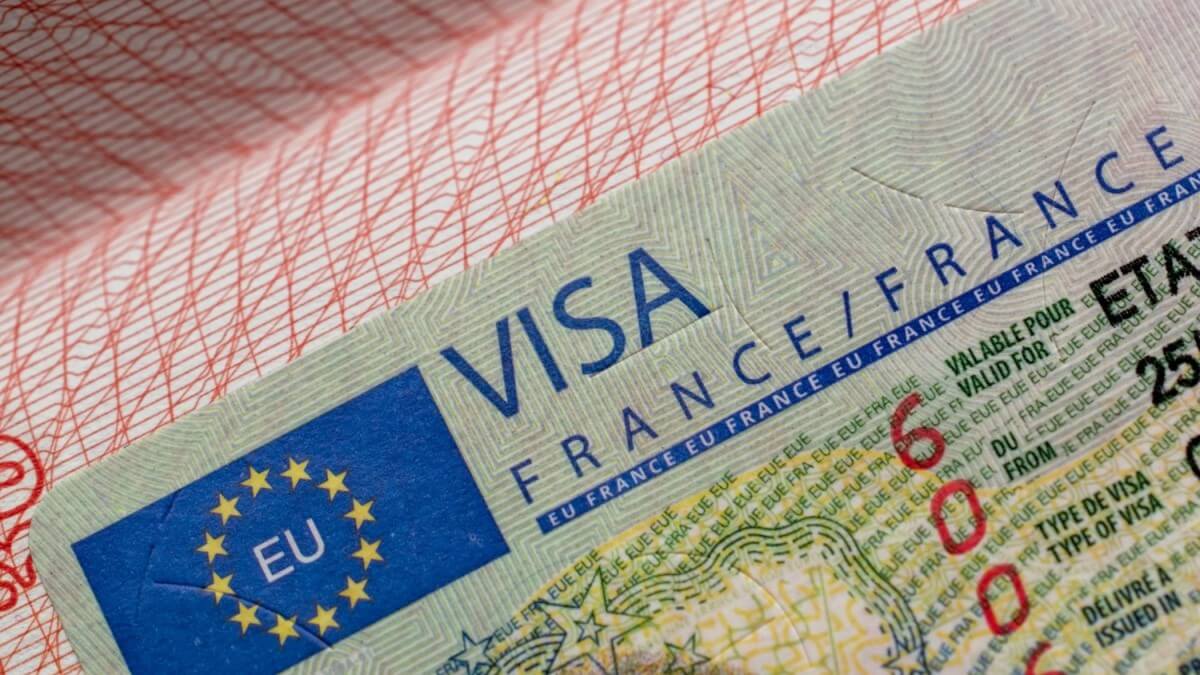 schengen_info's tweet photo. As of February 20, 2026, France has moved to a mandatory online visa appointment system for foreign nationals applying worldwide, covering both short-stay Schengen visas and long-stay national visas, according to SchengenVisaInfo

#SchengenVisa #VisaAppointments #FranceVisas https://t.co/OjZuSBWRak