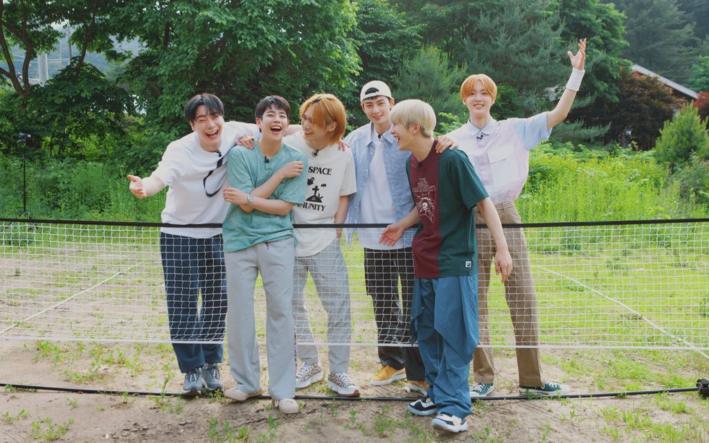 eunwoo___h's tweet photo. 10周年おめでとう♡

10 years together.
Different paths, the same heart.

#아스트로 #ASTRO
#아로하 #AROHA
#아스트로10주년_영원히빛날별들
#ASTRO_10th_Anniversary https://t.co/ARXbFbdIdi