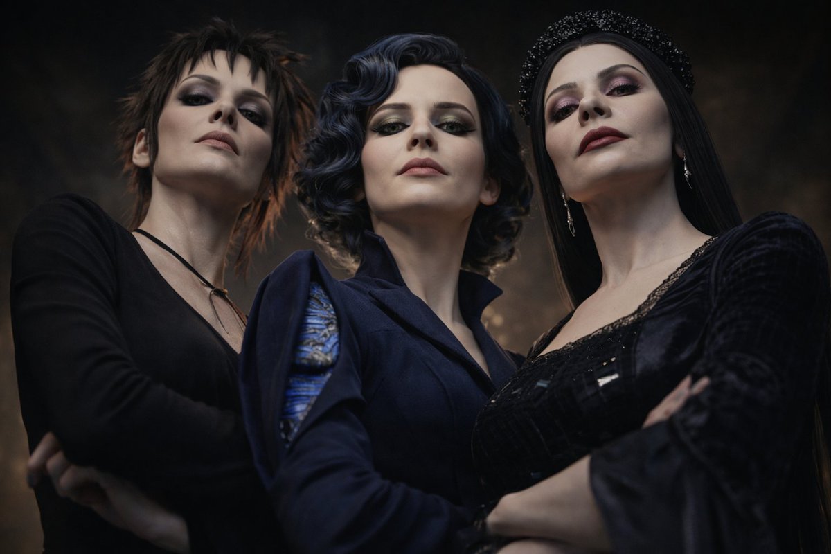 orlyseditz's tweet photo. @netflix This is paradise. Catherine Zeta-Jones, Eva Green, and now they've added the queen, Winona Ryder #Wednesday https://t.co/66LZwD23iH