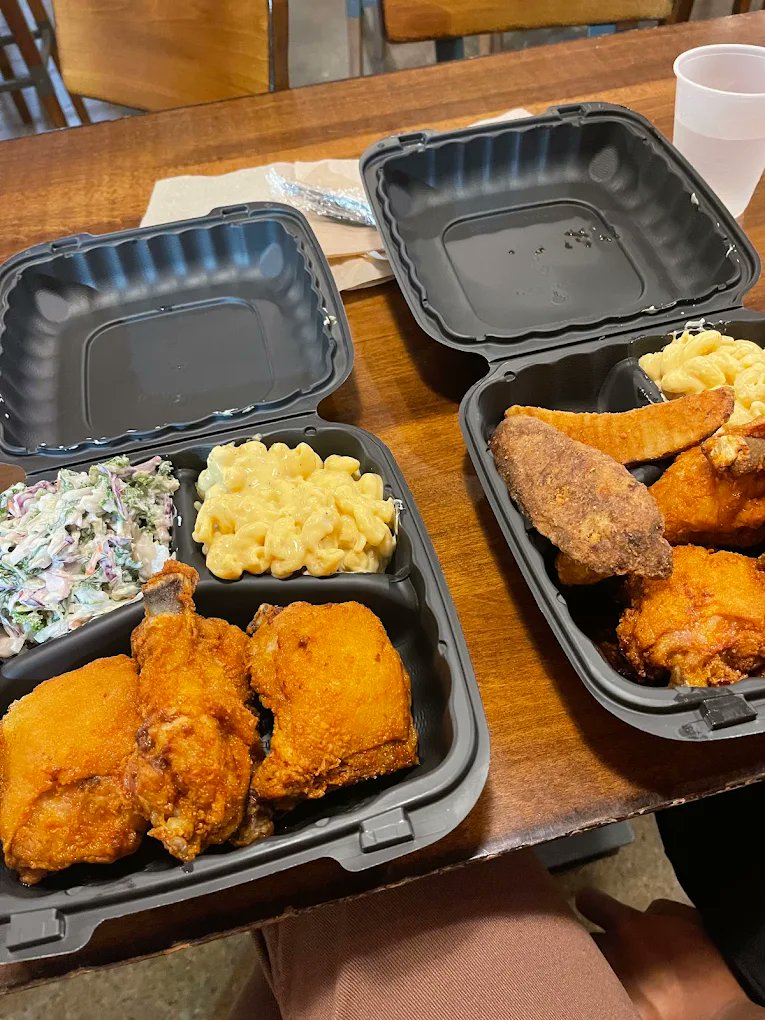 TheCrispyCoop's tweet photo. Columbus, if you’re craving real comfort food, it’s time to come see us 🍗

Stop by and see why we’re a local favorite!

📍 1717 Northwest Blvd. Columbus, OH 43212

#TheCrispyCoop #ColumbusFoodie #CBUSEats #OhioEats #ComfortFood https://t.co/gw28ePnSJw