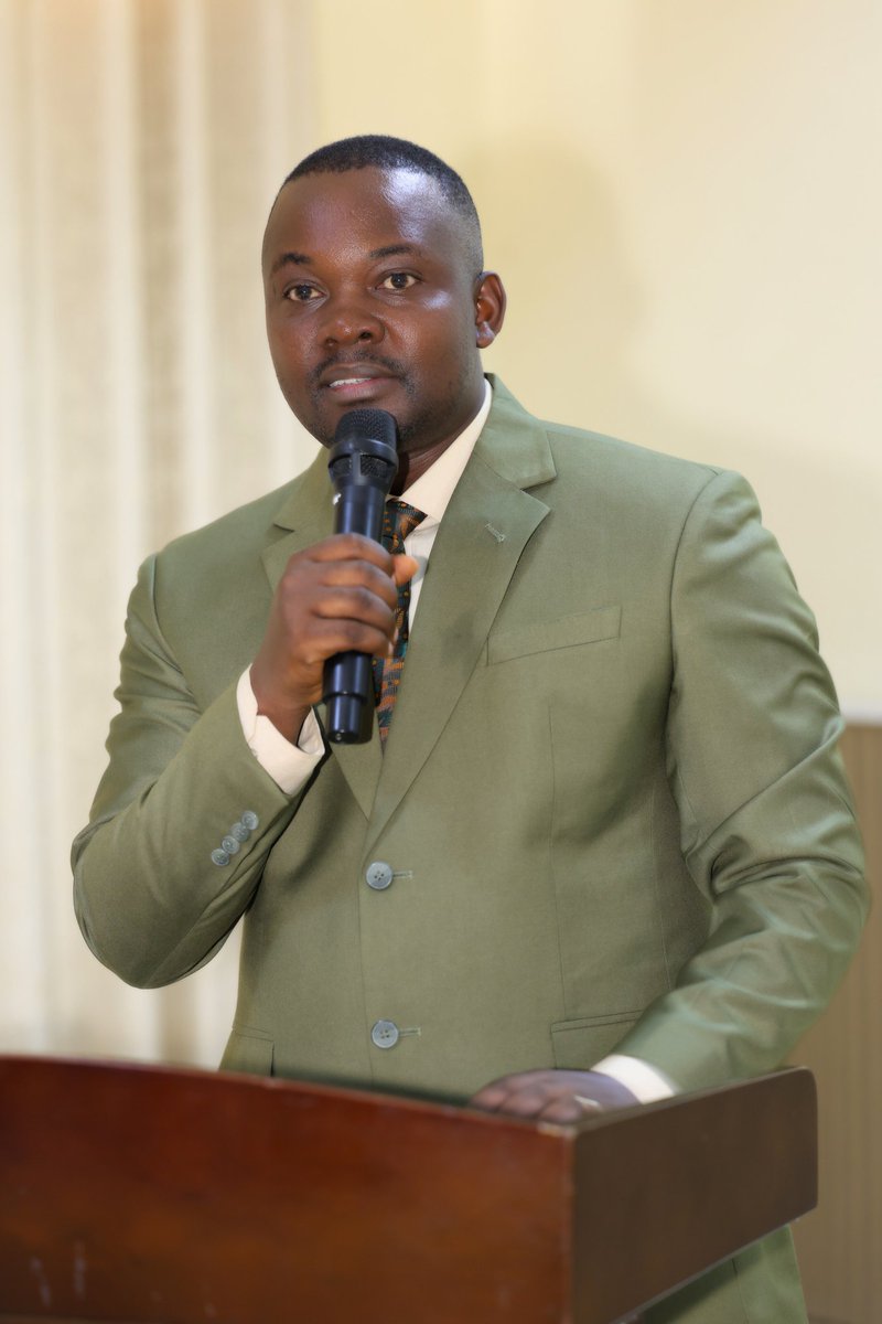 ADB_Burundi's tweet photo. Le DG de l'ADB dans son discours a rappelé qu'un environnement des affaires stable, transparent et efficace constitue la base sur laquelle repose la mobilisation des investissements, l'industrialisation et la création d'emplois, pilier essentiel de l'émergence et du développement https://t.co/VMnBbalP9q