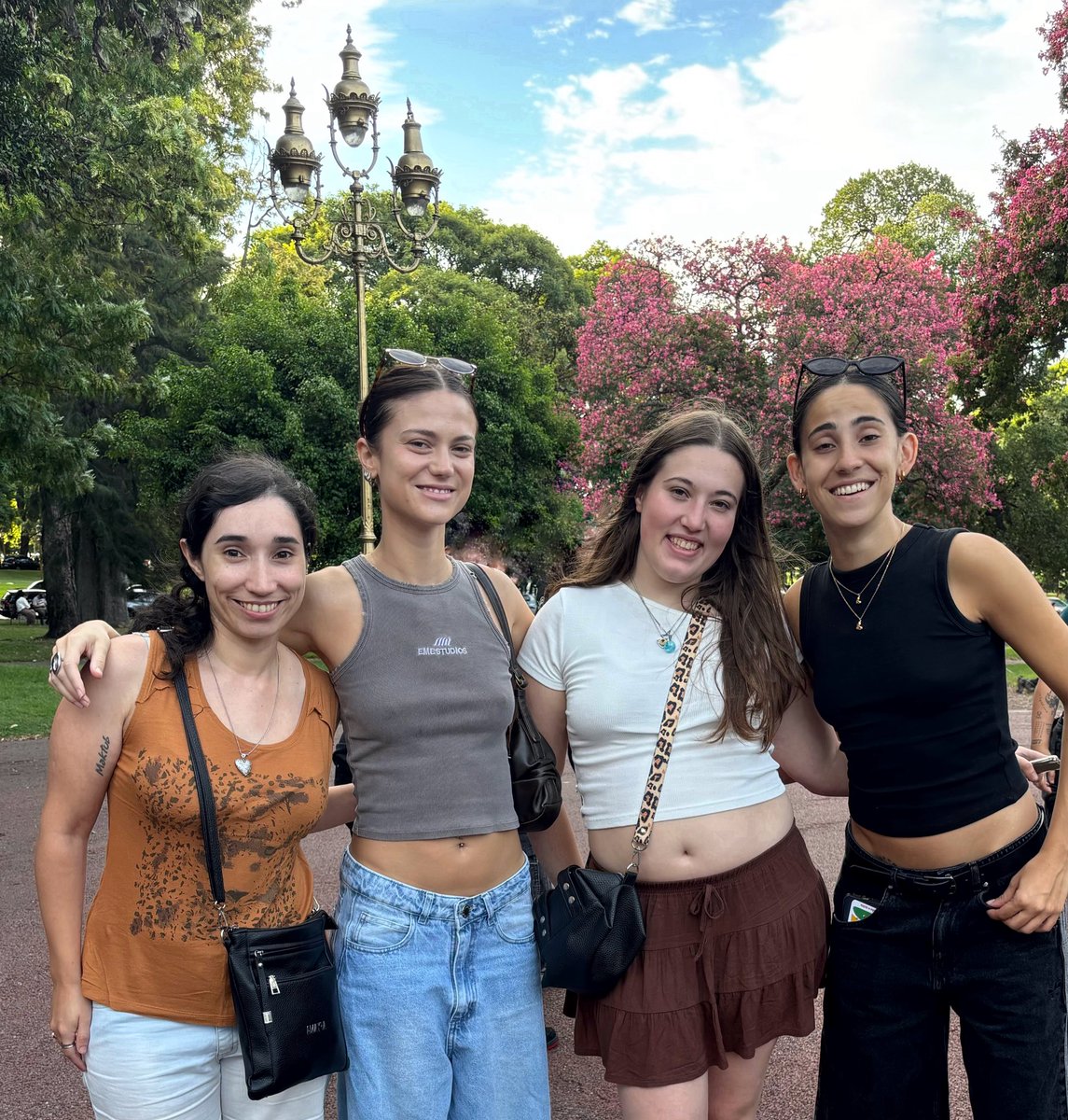 Hermosa tarde ayer, que lindo verlas y charlar con ustedes <a href="/luchimaiiii/">Lucia Maidana</a> <a href="/wwwwwald/">Olivia Wald</a> ❤️😊