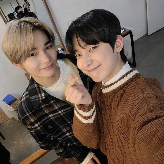 ffoiliio's tweet photo. 오늘은 
본인들도 잊고
엔진 대부분도 다 잊었다는
선키데이☀️🐥 https://t.co/VDRIMhl0bp