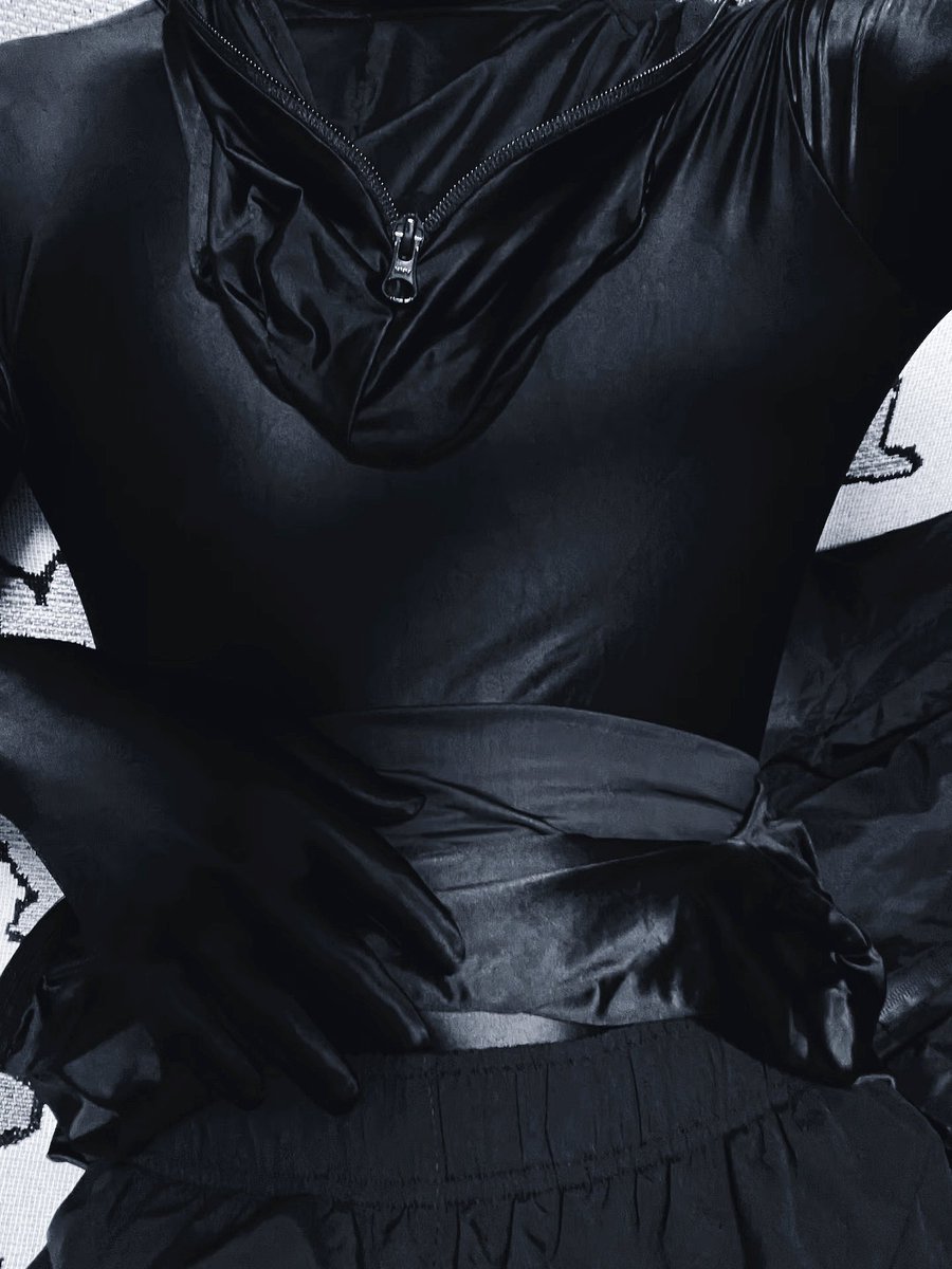 Weirly527's tweet photo. #zentai 薄肌来2张 https://t.co/MVrzPlkKyY