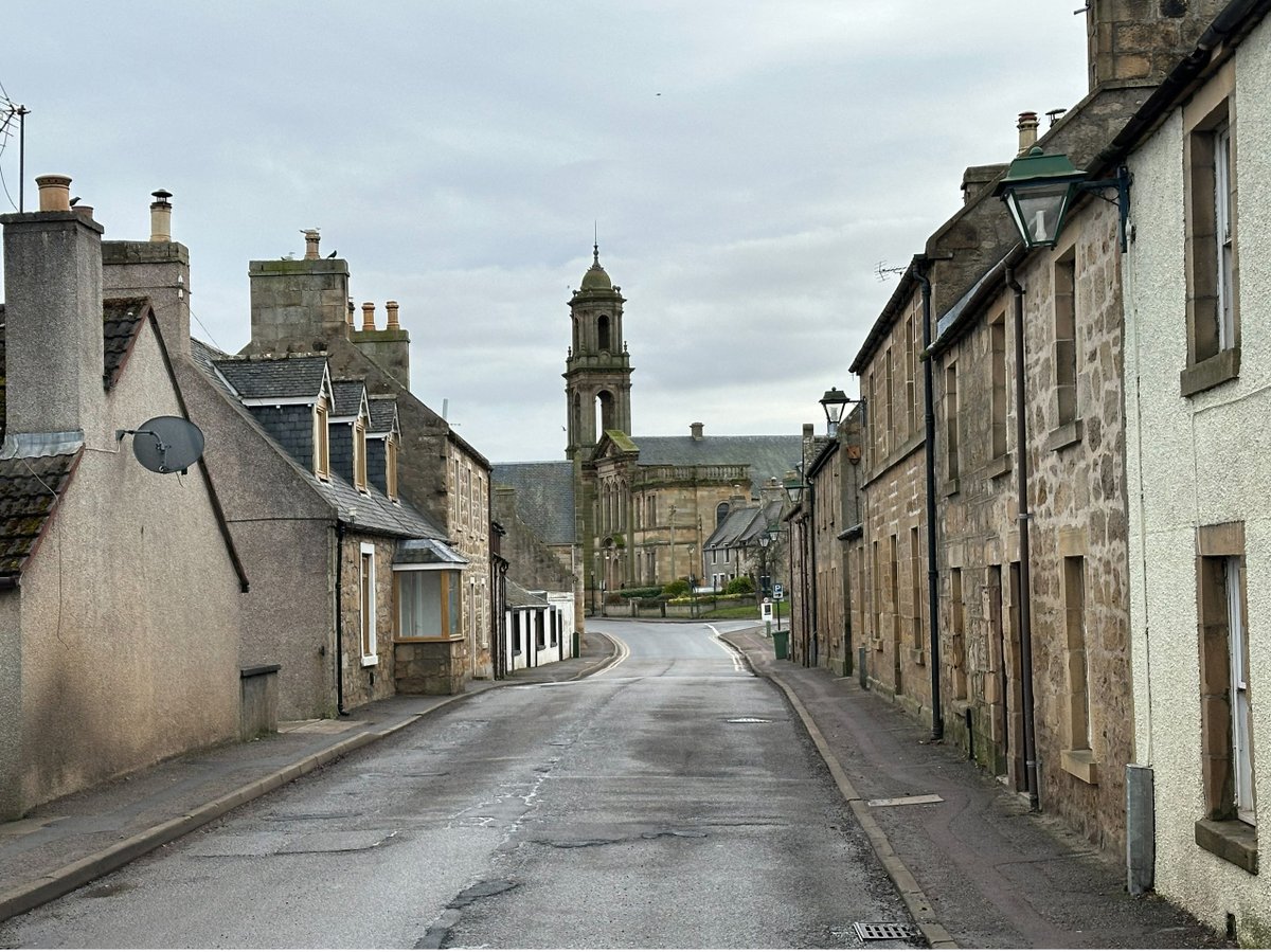 TainMuseum's tweet image. Manse Street, Tain — Then &amp;amp; Now

Two views of Manse Street, taken more than a century apart, show just how much — and how little — has changed in this corner of Tain.

#TainHistory #ThenAndNow #EasterRoss #LocalHeritage #OldPhotographs