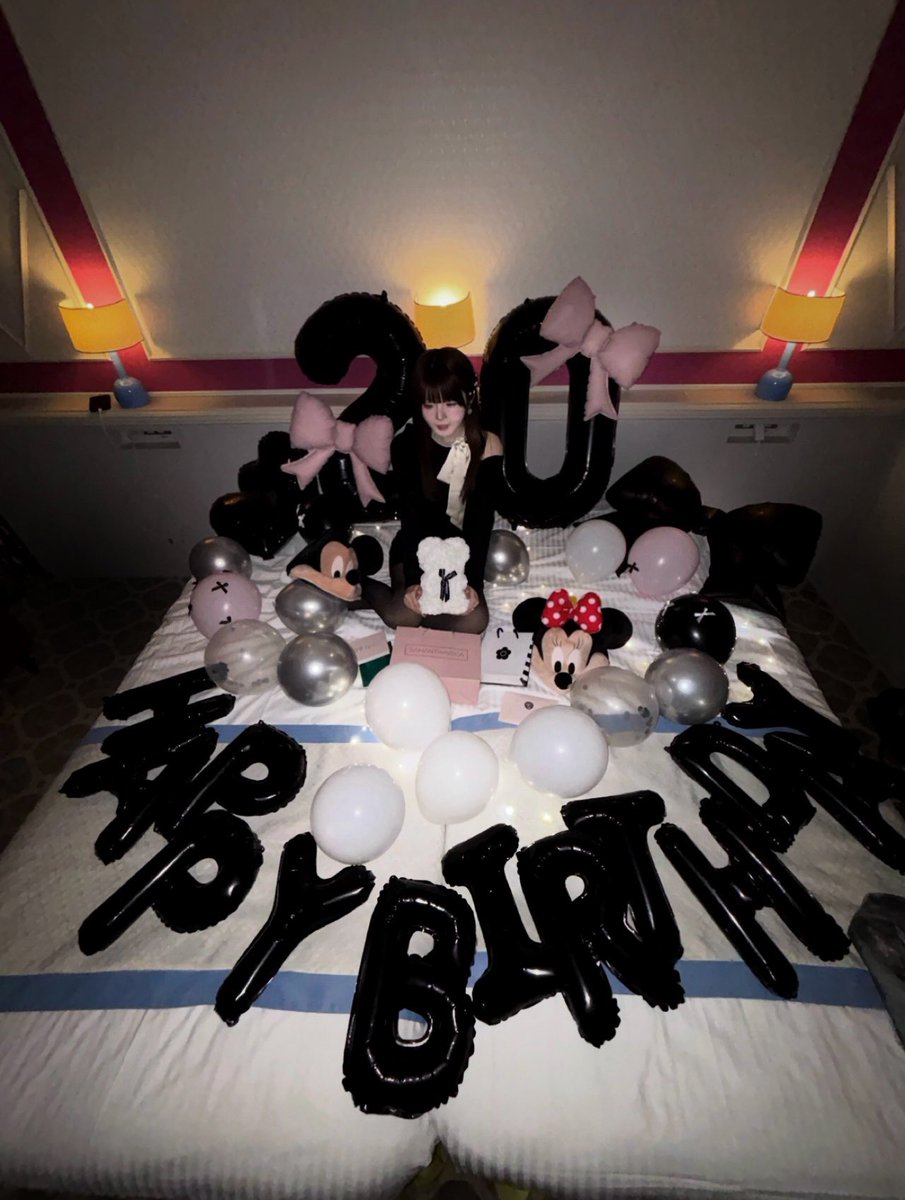 mo__om23's tweet photo. 2026.2.23
ついに20歳を迎えました🧸💗
大人になってしまいました><
大切に育ててくれた家族に感謝です😿🫶🏻
自分らしくがんばります！ https://t.co/Qt0WDTvHhg