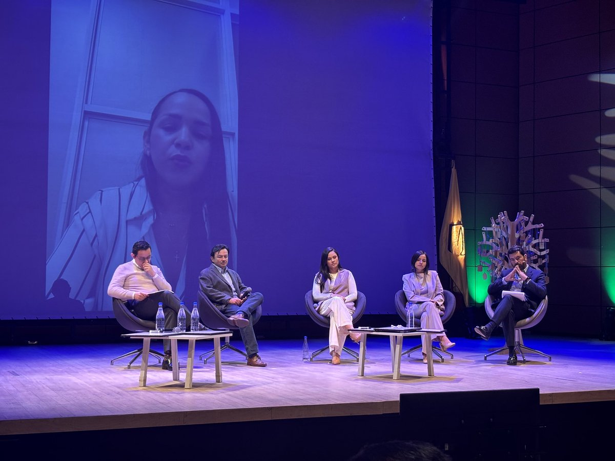 Conduce a 50, vive al 100 tweet media