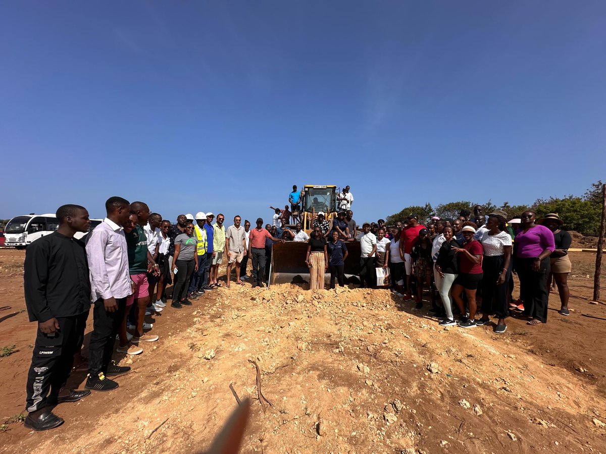 CentumRE's tweet photo. We are proud to announce that Vipingo Development has officially broken ground on Awali Estate Phase 2.
Join us in this chapter and be part of the growing Awali community.
Call us at 0747 019 977/8 to find out more.
#awaliestate #vipingodevelopment #centumrealestate #coastalrealestate #propertyinvestment