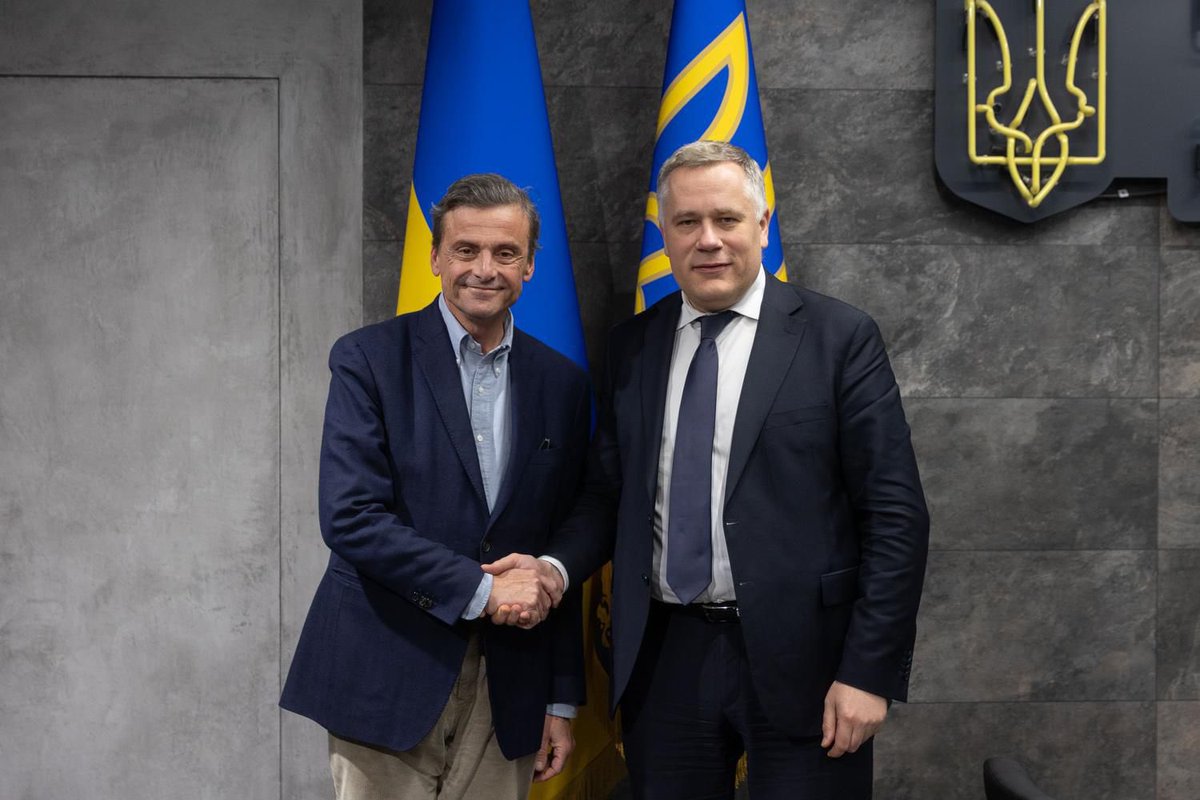 IgorZhovkva's tweet photo. Good exchange with @CarloCalenda, leader of Azione and Senator of the Italian Republic 🤝

Discussed Italy’s further support for Ukraine, including military and energy assistance. Also focused on strengthening political backing and joint efforts to ensure a just and lasting peace for Ukraine.

I thanked Carlo for his visit to Ukraine during these important days for Ukrainians ahead of the fourth anniversary of Russia’s full-scale invasion 🇺🇦🇮🇹