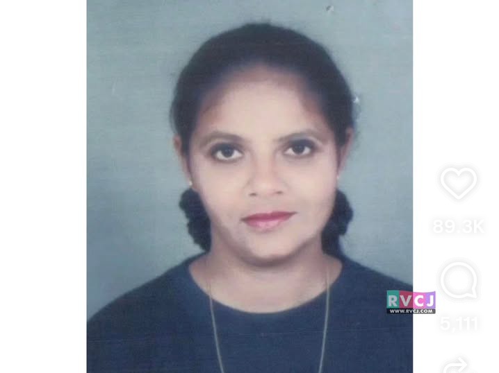 Divisha33's tweet image. If you remember this lady ,then drop down one dialogue of her.