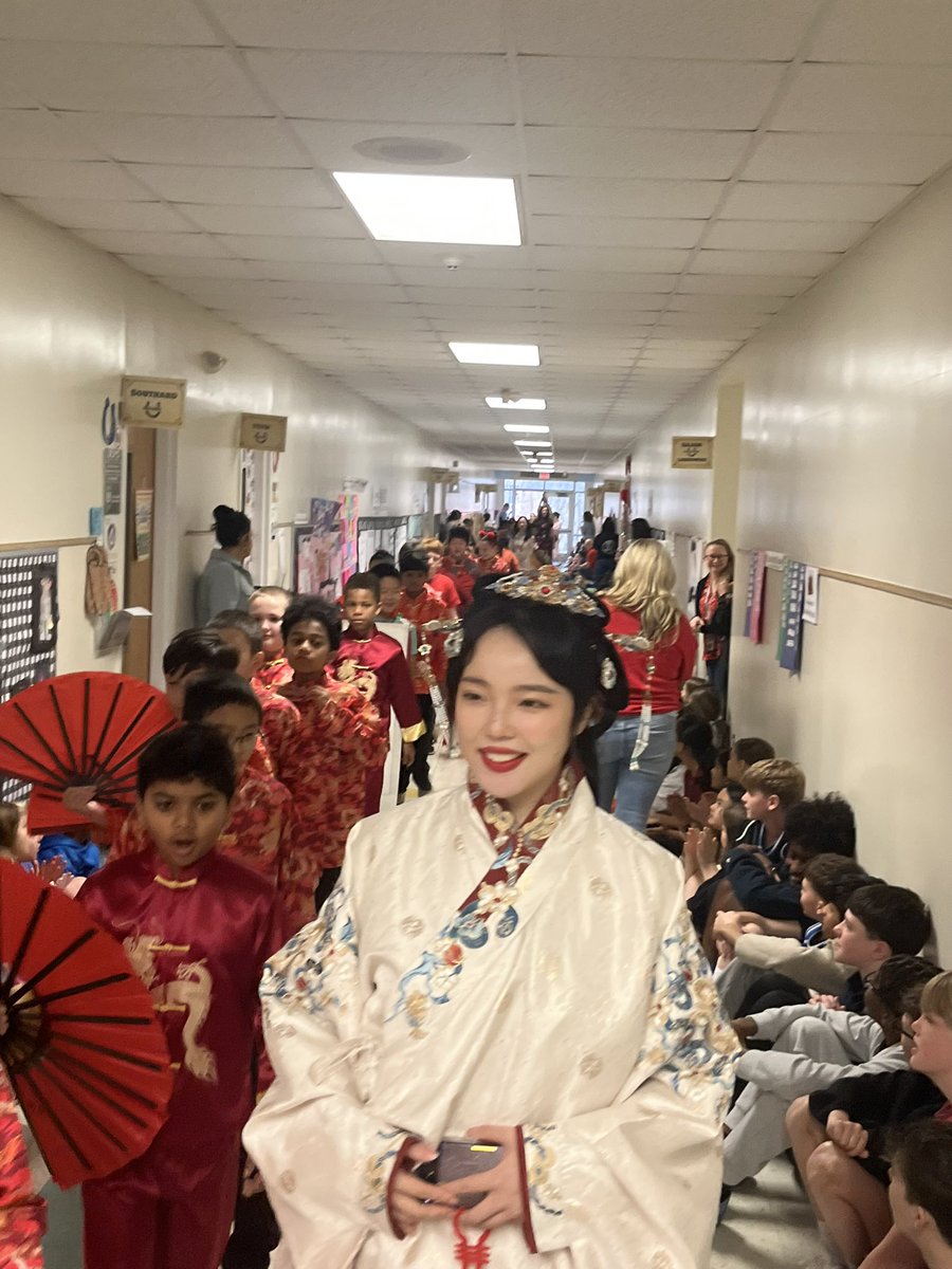 MarvinESNC's tweet photo. Our Mandarin Dual Language Immersion classes led a parade through the school to recognize the Chinese Lunar New Year! @AGHoulihan @TopperJenn58692 @UCPSNC #TeamMarvin2026 https://t.co/E2uaVp7yWC