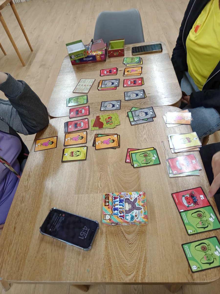 BibloRedBogota's tweet photo. Con una variada selección de juegos, así vivimos la tarde de juegos en la Biblioteca Pública del Deporte 📖 junto a Bogotá Board Game 🎲. https://t.co/xTeGFCjDcC