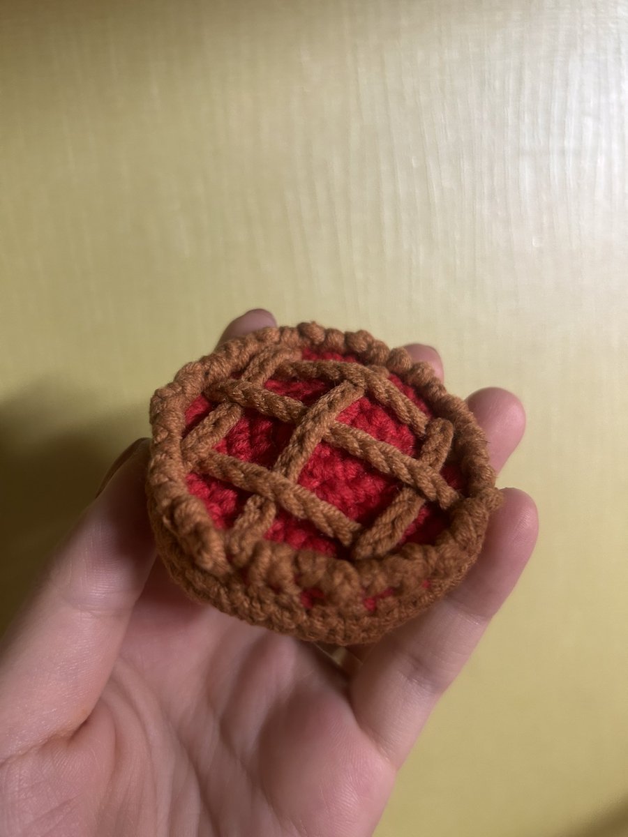 Cell_crochet_'s tweet photo. 거의 처음으로 창작햇습니다
애플파이 처럼 보이나요..? https://t.co/xTxUxwhVfD