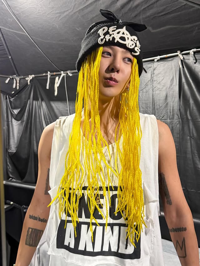 gdontop_th's tweet photo. เพราะคนไทยเป็นคนตลก
พี่เค้าก็เลยมาเล่นตลกที่ประเทศไทย

2026 G-DRAGON 'FAM' MEETING [FAM+ILY : FAMILY : FAM I LOVE YOU] IN THAILAND 🇹🇭

#GDRAGON #GD #FAMILOVEYOU #GDRAGON2026 #GDFAMMEETING2026 #GDRAGON2026inBKK #GDRAGONinBKK https://t.co/vfhO1fFRAA