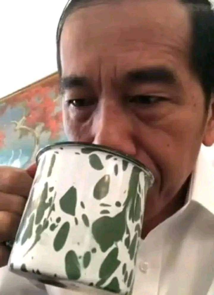 <a href="/pandji/">Pandji Pragiwaksono</a> Tetep ngopi bang cuman agak geser aja jam nya