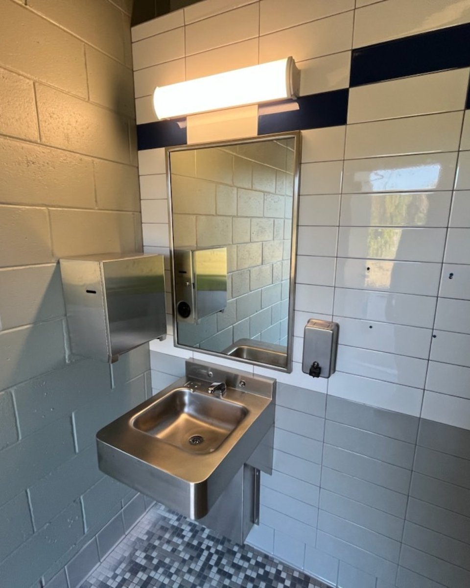 Holmaninc tweet media