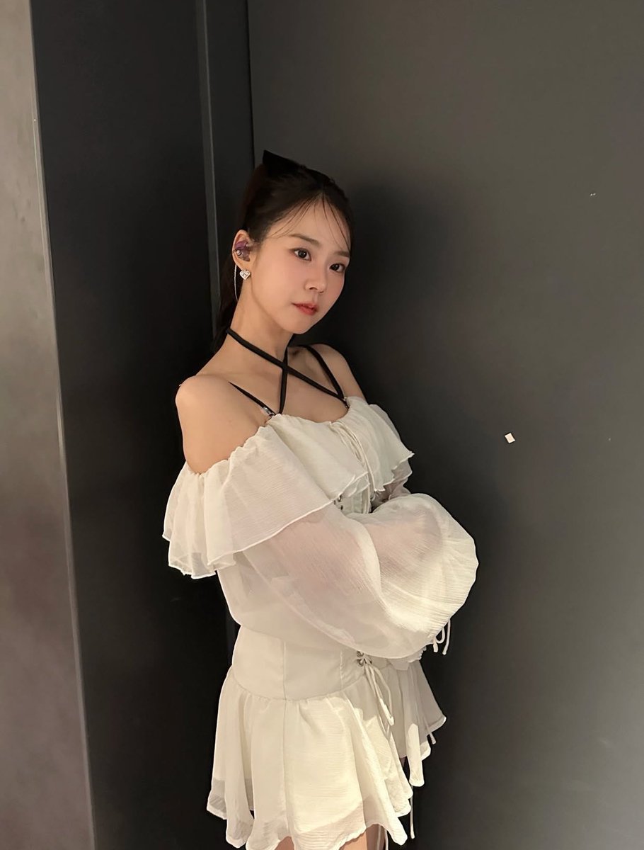 Kara_SY_marryme's tweet photo. 焦らされてやっと💓
 KARAをあまり知らない方からしたら誰が1番年上か分かるのだろうか。
ジヨンちゃんの色気もヤバい。

私の最愛の人、スンヨンさん。
もっとスンちゃんの魅力が多くの人に知られますように。 https://t.co/IOizonV7WW
