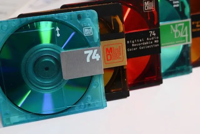 MD(ミニディスク)はソニーが1991年に発表、翌1992年に製品化され発売