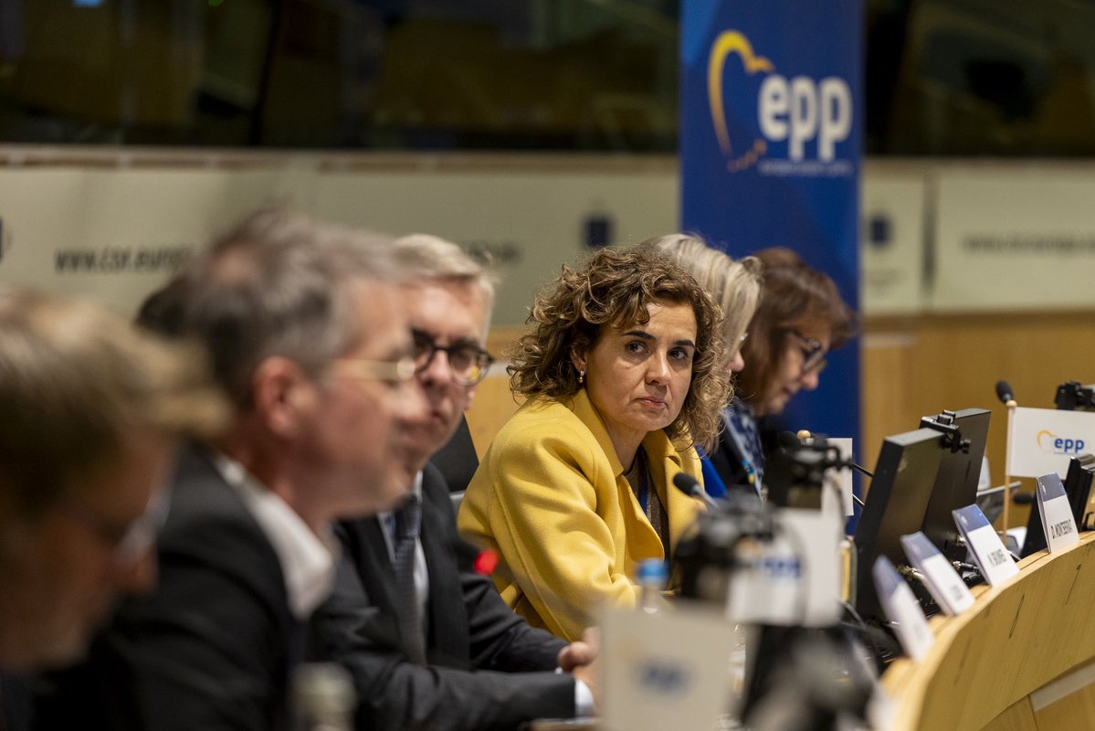 EPP's tweet image. Excited to kick off another EPP Political Assembly, this time at the @EU_CoR.

Looking forward to engaging with our members and shaping our shared priorities for 2026, from strengthening the external dimension of migration to advancing the new Multiannual Financial Framework.