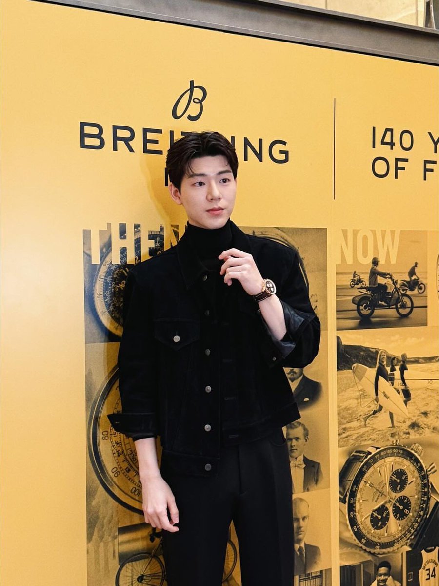 haneulspark's tweet photo. they said, outfit make a man
and i guess that saying is indeed true https://t.co/zpqZwUliG5