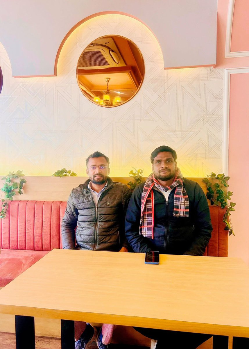 लखनऊ विश्वविद्यालय के जुझारू छात्र नेता और समाजवादी छात्र सभा के प्रदेश सचिव श्री अक्षय यादव 'समाजवादी' जी को जन्मदिन की हार्दिक शुभकामनाएं।
आपका संघर्ष यूँ ही जारी रहे। 💐🚲 #HappyBirthday
<a href="/AkshayYadavLU/">Akshay Yadav</a> ✨🎂