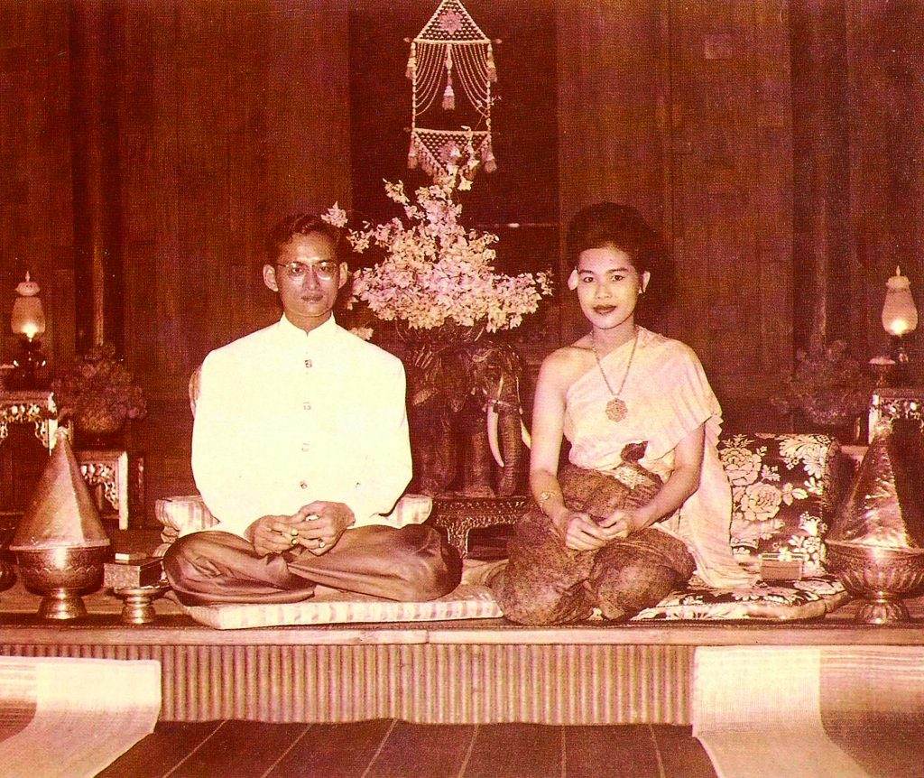 LalixTH_VibeS's tweet photo. @AhlimTalk @Wingy1999 Huh ? Royal siam wedding wearing #Chudthai and #Sabai , you're blinded? https://t.co/cJDoencgsY