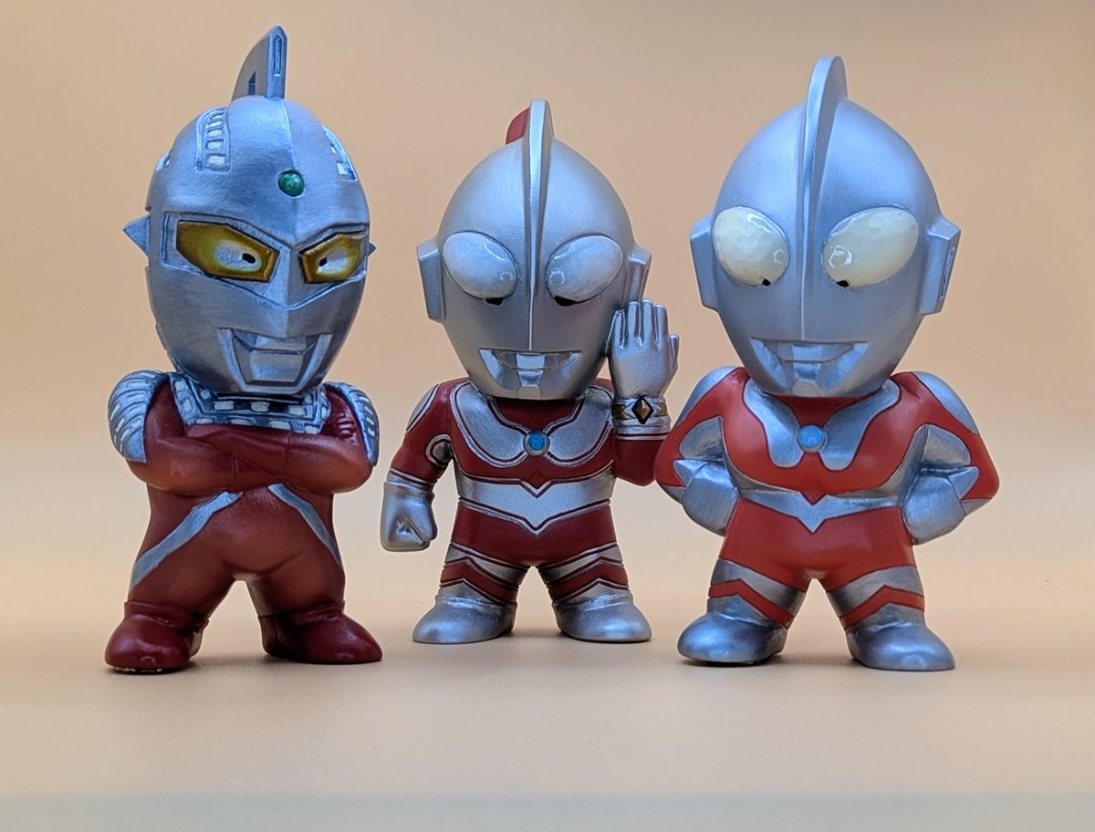 ウルトラの星⭐️作戦風に並べてみました セブンを塗った時は考えて
