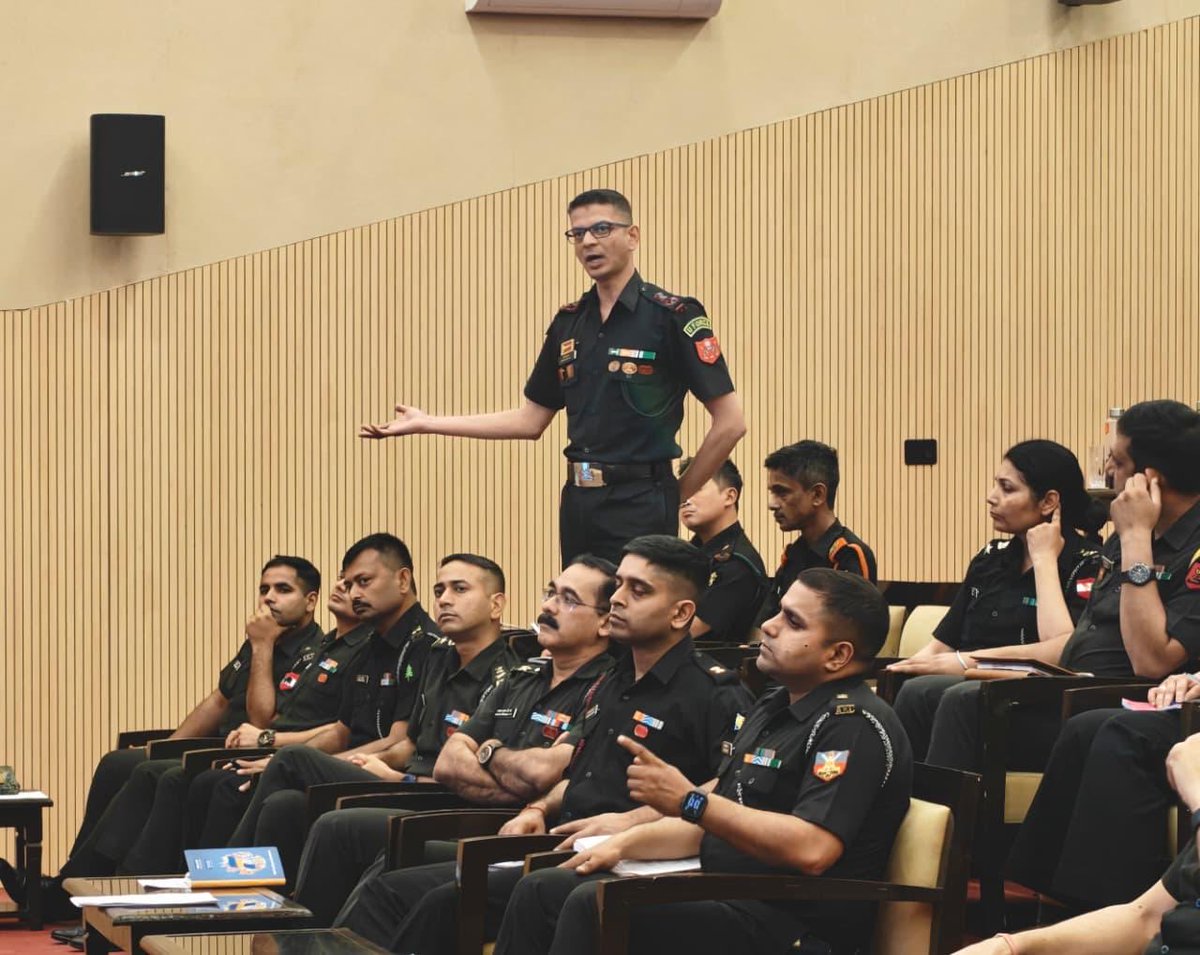 Maj Gen Neeraj Shukla, ADG SP delivered a talk on predictive analytics and generative AI SoftwareSuite at #AWC emphasising on superior cognition, resilience, technological adaptability &amp; shaping information environment <a href="/adgpi/">ADG PI - INDIAN ARMY</a> <a href="/artrac_ia/">Army Training Command, Indian Army</a>