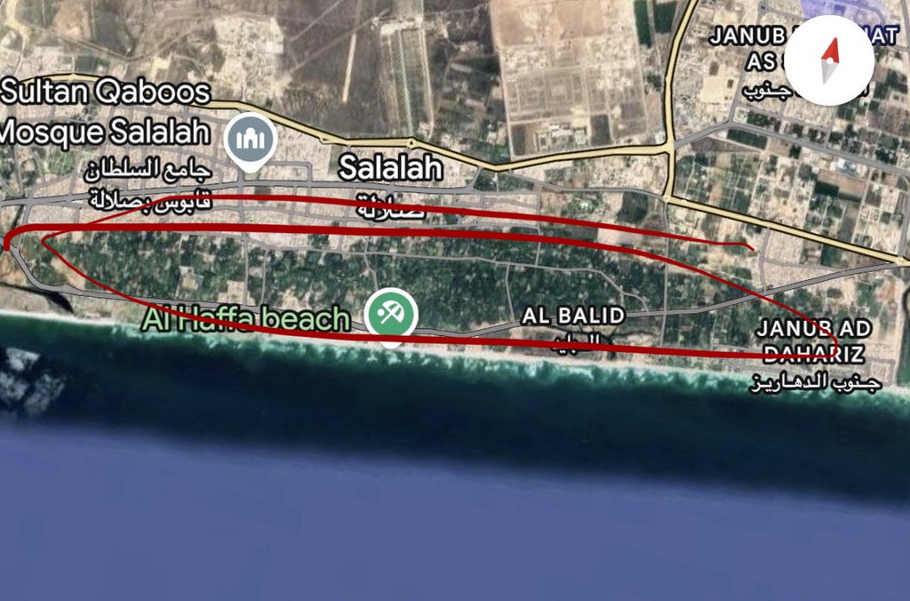 هذه البساتين صارت توجه للتجار والمستثمرين العقاريين يعملون فيها شاليهات و أكواخ استوائية.. وإن استمر الوضع بهذه الوتيرة فعلى البساتين وما فيها السلام.
#صلاله 
#ظفار