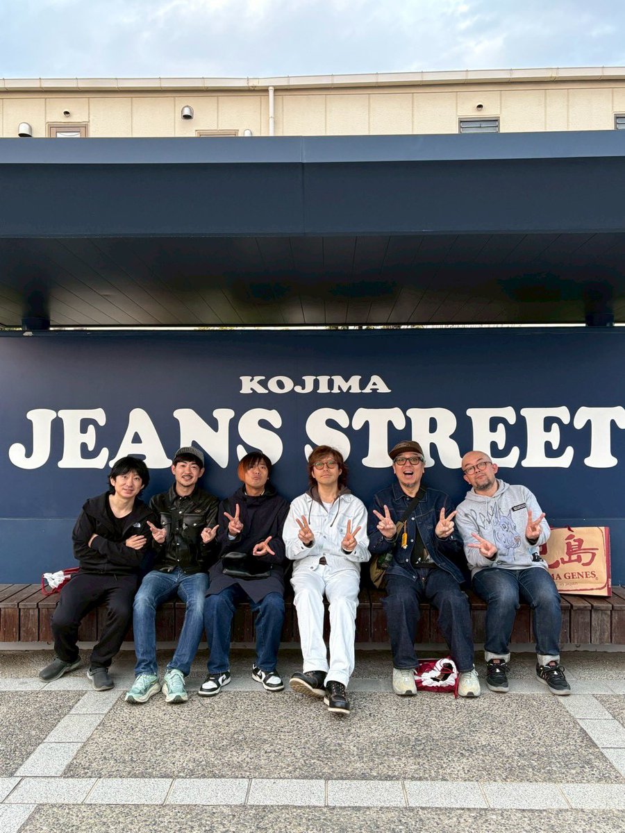 DUTTCH_POKET's tweet photo. 高橋優 15th ANNIVERSARY SPECIAL LIVE TOUR 2025-2026「自由たる覚悟、然として奏ず」9 本目 岡山・倉敷市民会館
ありがとうございました。
筋肉痛になったかなぁ？それぐらいみんなのあげる手が凄かった🤘全員で児島デニムを身につけてのLiveツアーファイナルまで、これでやろ🤘
#高橋　　
#自優悟奏 https://t.co/SJ60ZxyUB5