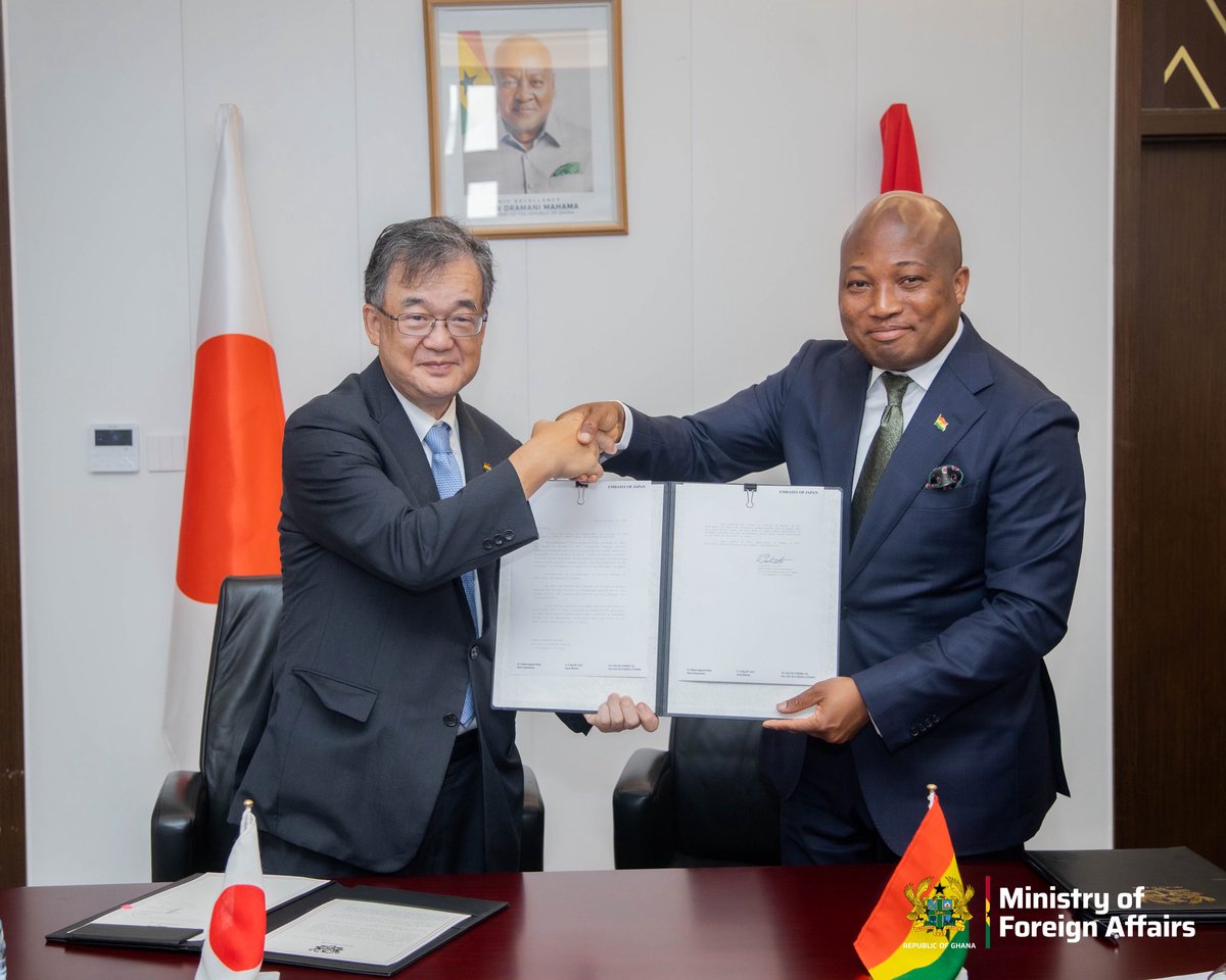 S_OkudzetoAblak's tweet image. Ghana and Japan today signed a US$20 million grant facility to improve health delivery in selected hospitals in the Northern Region. 

Japanese Ambassador to Ghana H. E. Hiroshi Yoshimoto and I signed the exchange of notes at the Ministry of Foreign Affairs. 

Access to quality