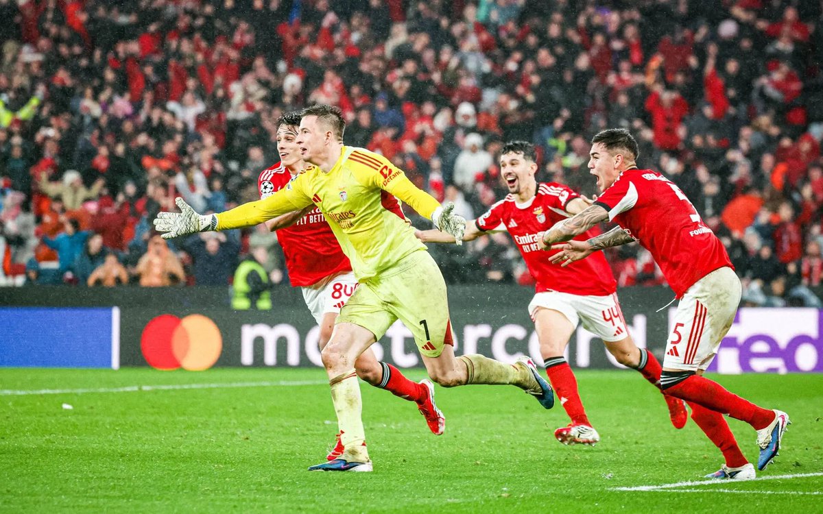 ivow7_slb's tweet photo. 🚨🚨 TRUBIN RISQUE D’ETRE SUSPENDU POUR LE MATCH CONTRE LE REAL MADRID🚨🚨

En effet le portier ukrainien a marquer contre le Real Madrid chose qui est interdite par l’Uefa affaire a suivre 🇪🇺 https://t.co/JvYatbO9Zr