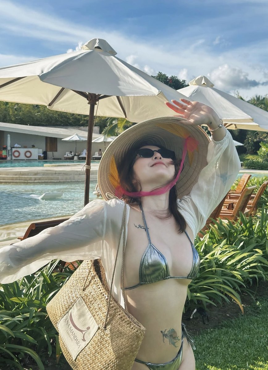 cumshot1hit's tweet photo. Wendy Thanh Tuyền nhìn ngon thật sự, tiếc là em không ở lại FapTv lâu hơn xíu https://t.co/ighsj8iw4T