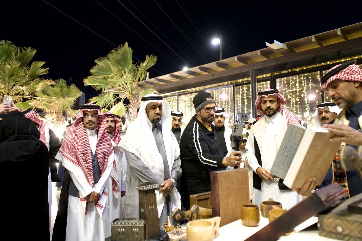 غرفة الباحة tweet media