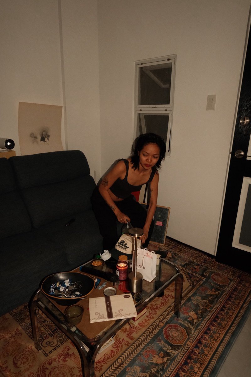 gltrrs19's tweet photo. okay interior designer who?? it’s her https://t.co/UGblfdGVDW