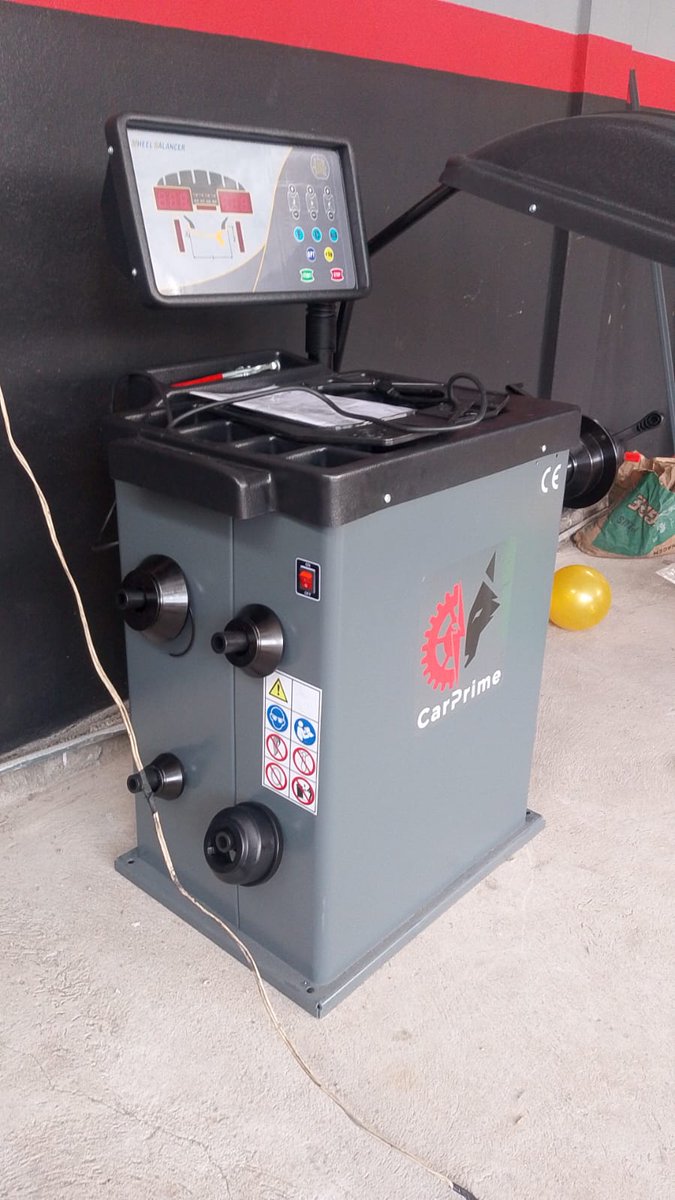 hispanialog's tweet photo. Entrega e instalación de combo #tecnicentro #4t (#alineadora3d, #balanceadora, #desmontadora, #elevador #automotriz de 4 postes y de 2 postes) para cliente en la ciudad de #Quito https://t.co/KirPdFLG9Y